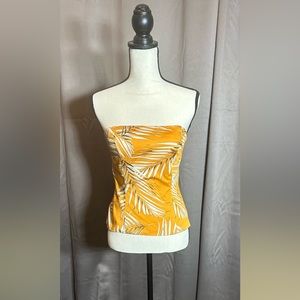 Sexy, White House Black Market zip up tube-top with corset boning